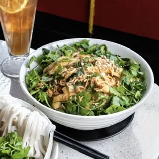 #10B-Free-range Chicken Pho(Phở Gà Trộn) / #10B - 走地鸡河粉拌